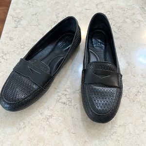 Women’s Born driver’s moccasins, size 7